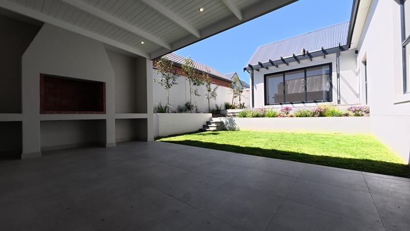 4 Bedroom Property for Sale in Mount Royal Golf Estate Western Cape